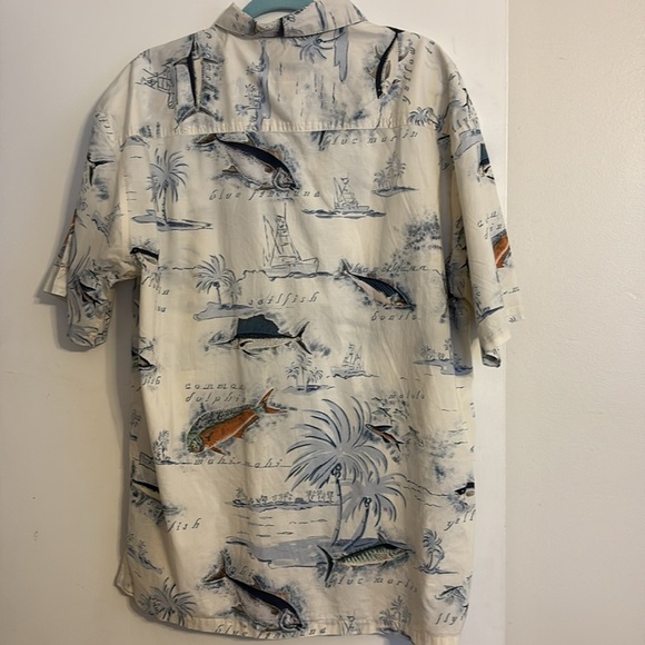 KAHALA Men’s Fish Themed Short Sleeve Button Down Shirt.  Size L - Picture 4 of 5